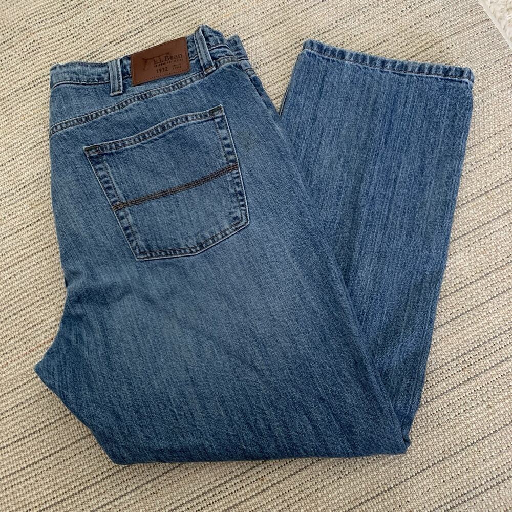 LL Bean Jeans Mens 40x29 Medium Blue Denim Standard Fit Classic Outdoor 5-Pocket